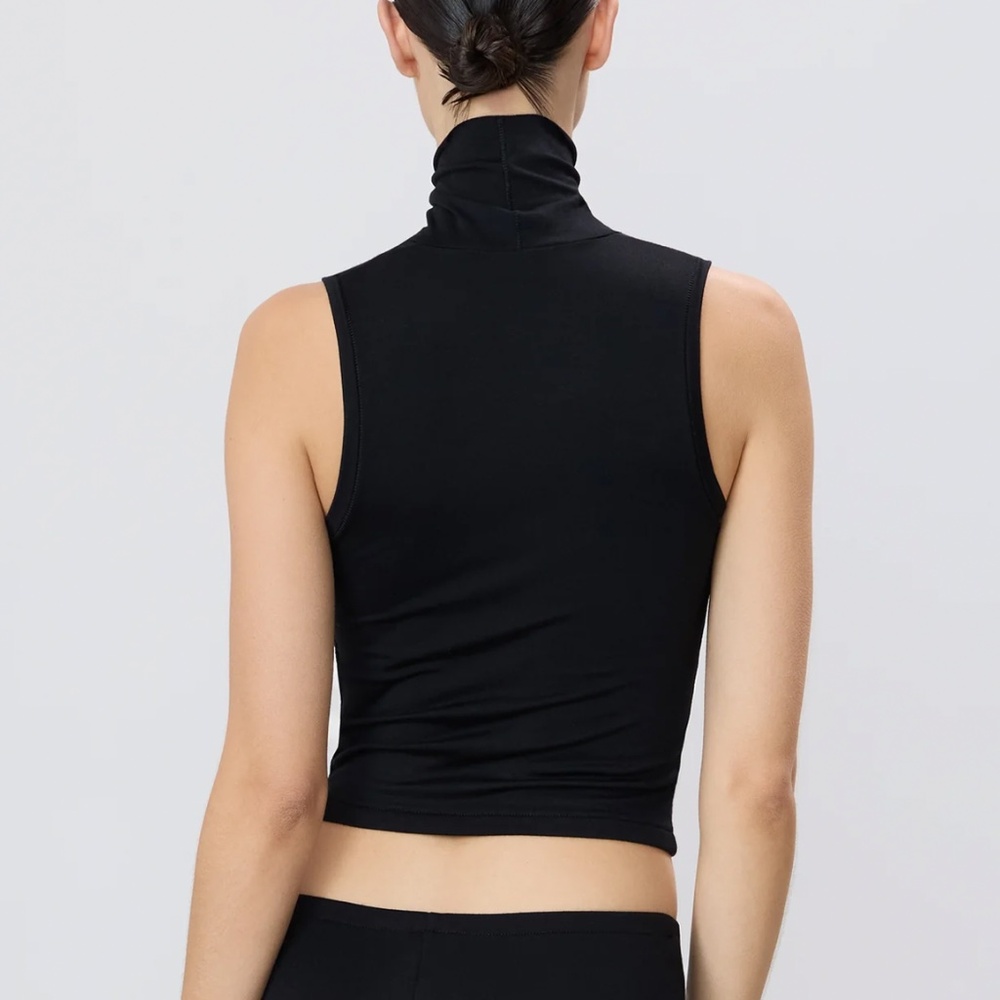 ETERNE Chic Harlow Cropped Black Sleeveless Turtleneck Top Sz S NWT $145!! - Picture 2 of 4